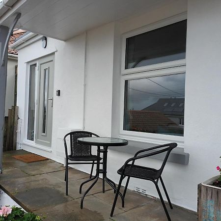 Contemporary One Bed Studio. Sea Views And Parking Westward Ho!  Extérieur photo